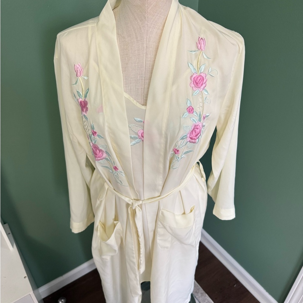 Vintage robe + nightgown set